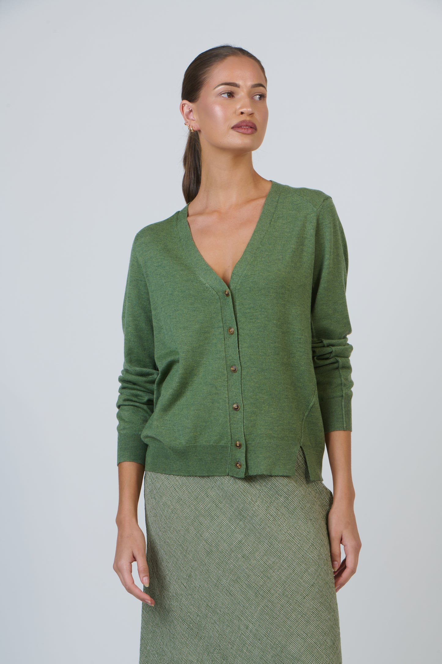 Olive et Julie - V-Neck Button Knit Top OJW37