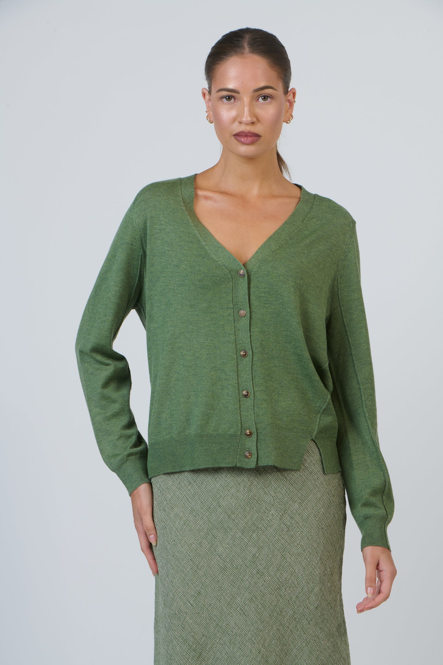 Olive et Julie - V-Neck Button Knit Top OJW37