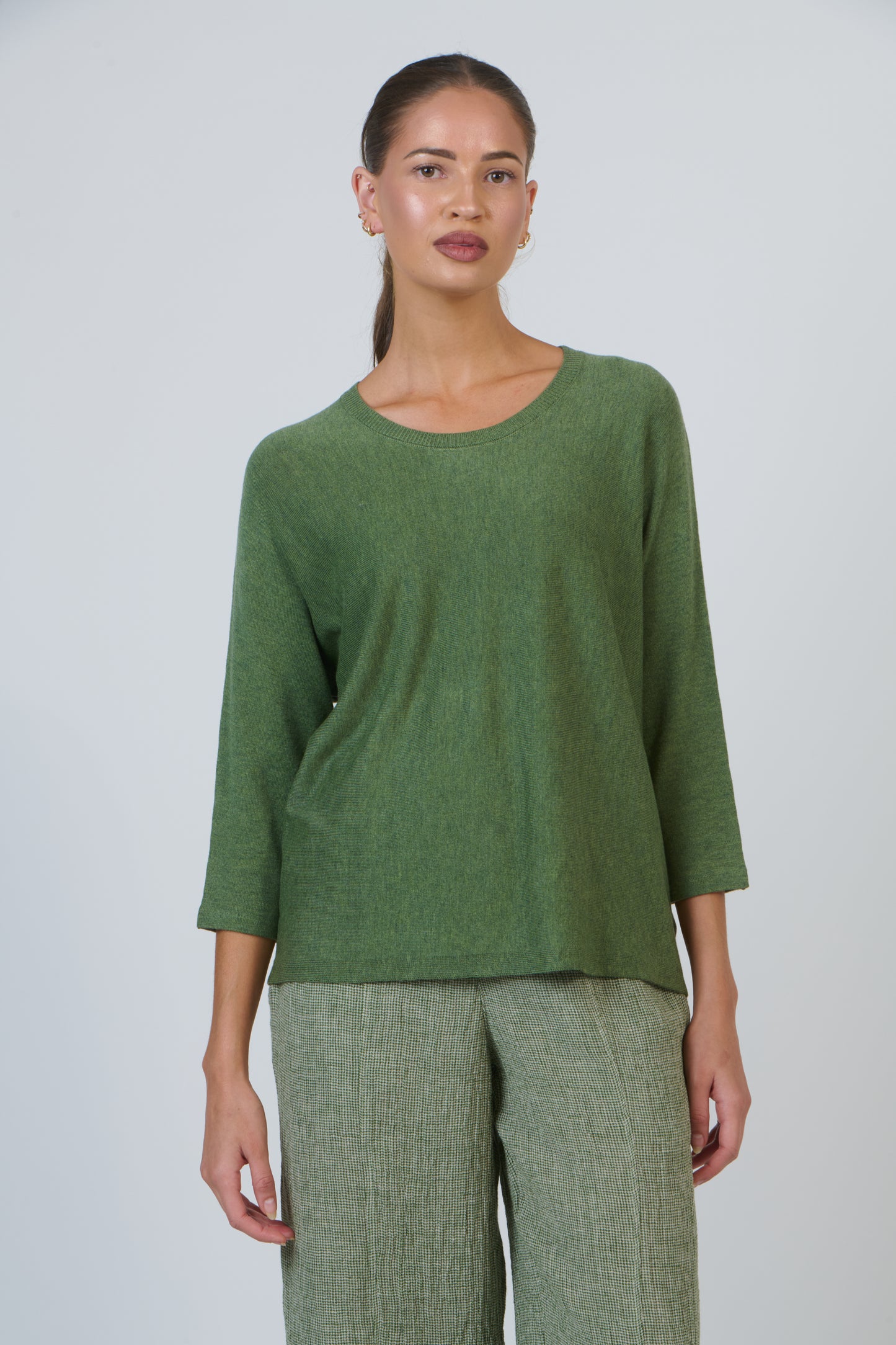 Olive et Julie - Relaxed Crew Neck Knit OJ-W41