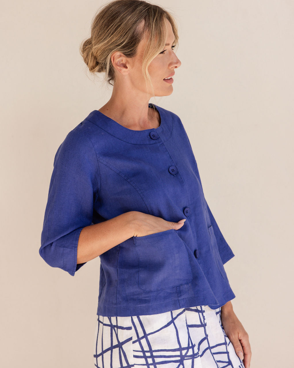 See Saw - 100% Linen Btn Back Cowl Nk Top SS323D