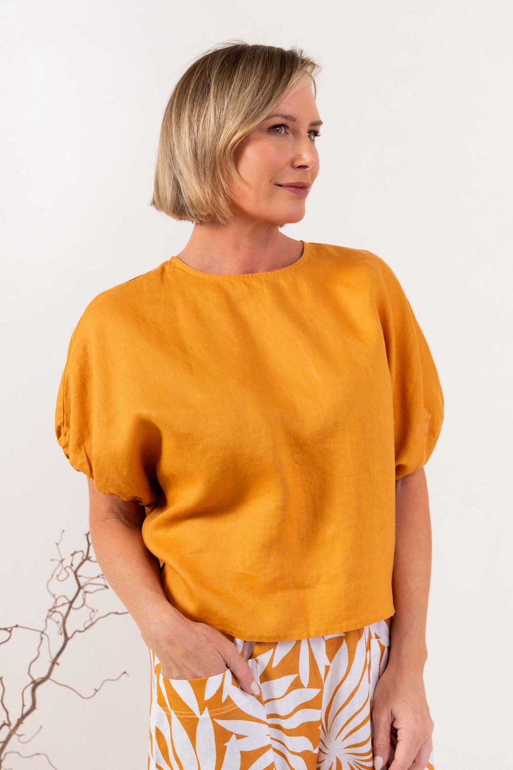 See Saw - Linen Elastic Sleeve Top | SA105