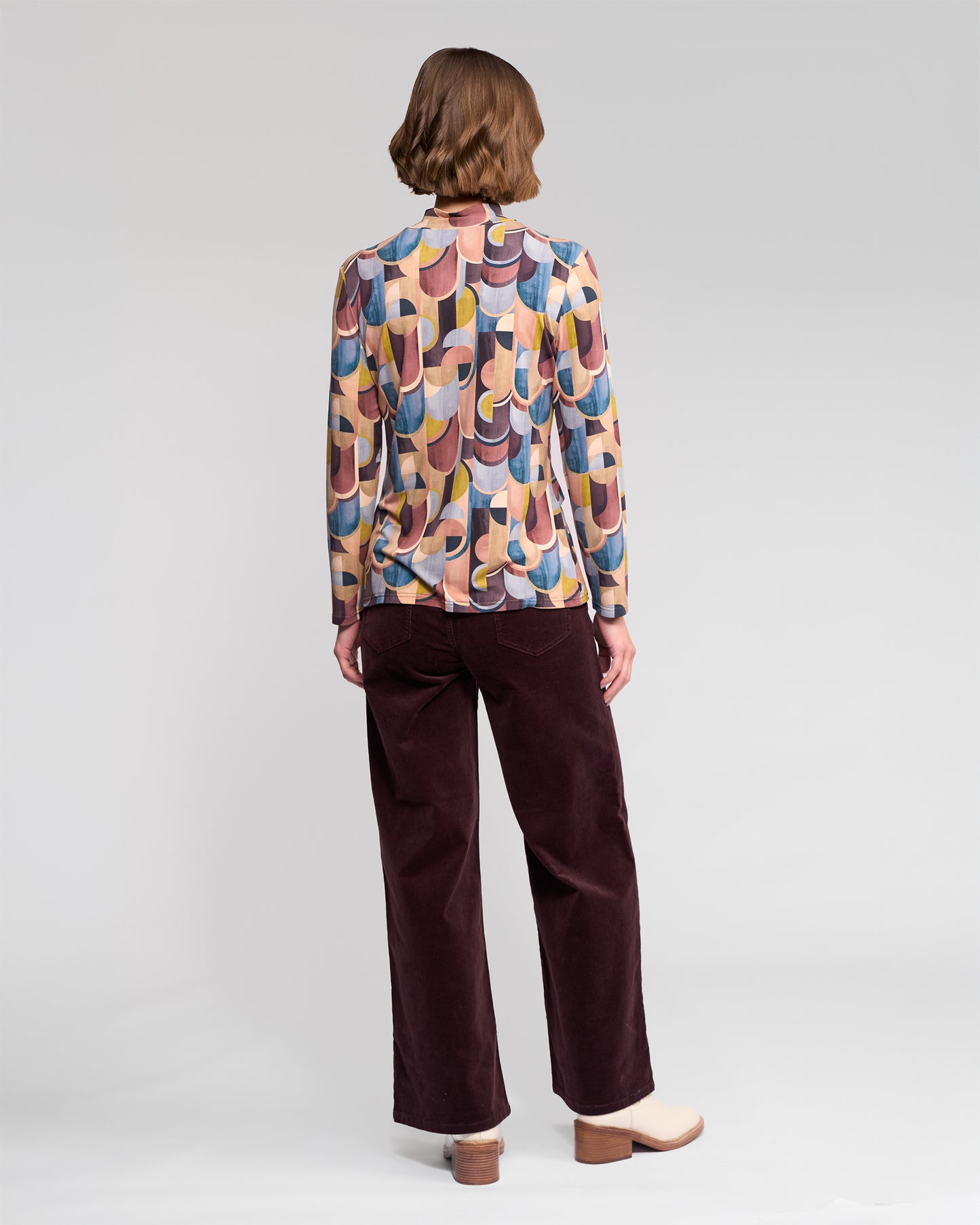 Vassalli - Long Sleeve High Neck Printed Knit Top / 4344