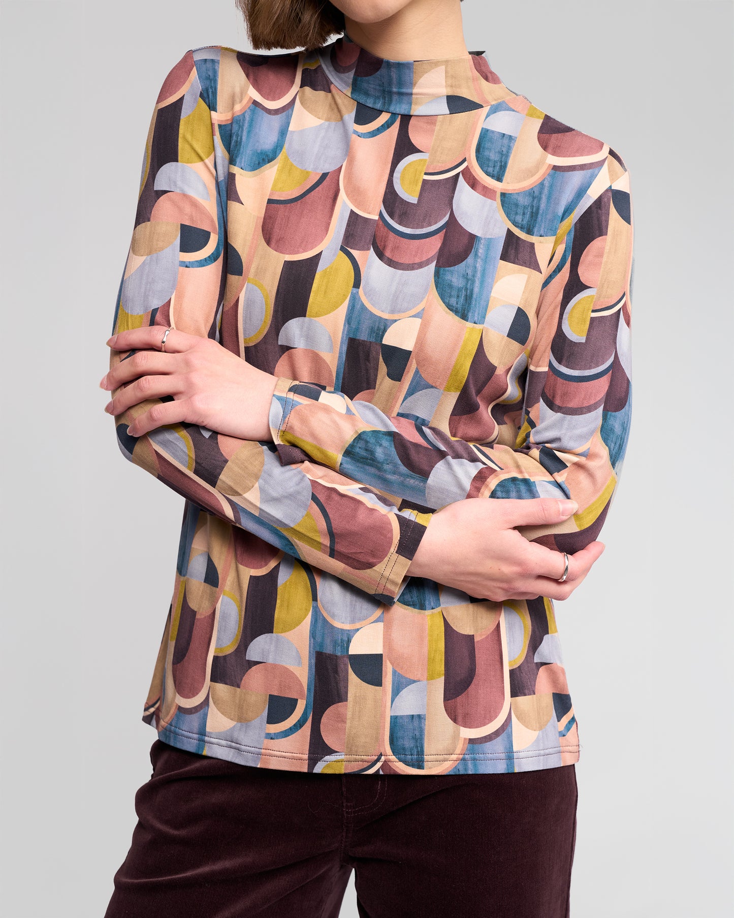 Vassalli - Long Sleeve High Neck Printed Knit Top / 4344