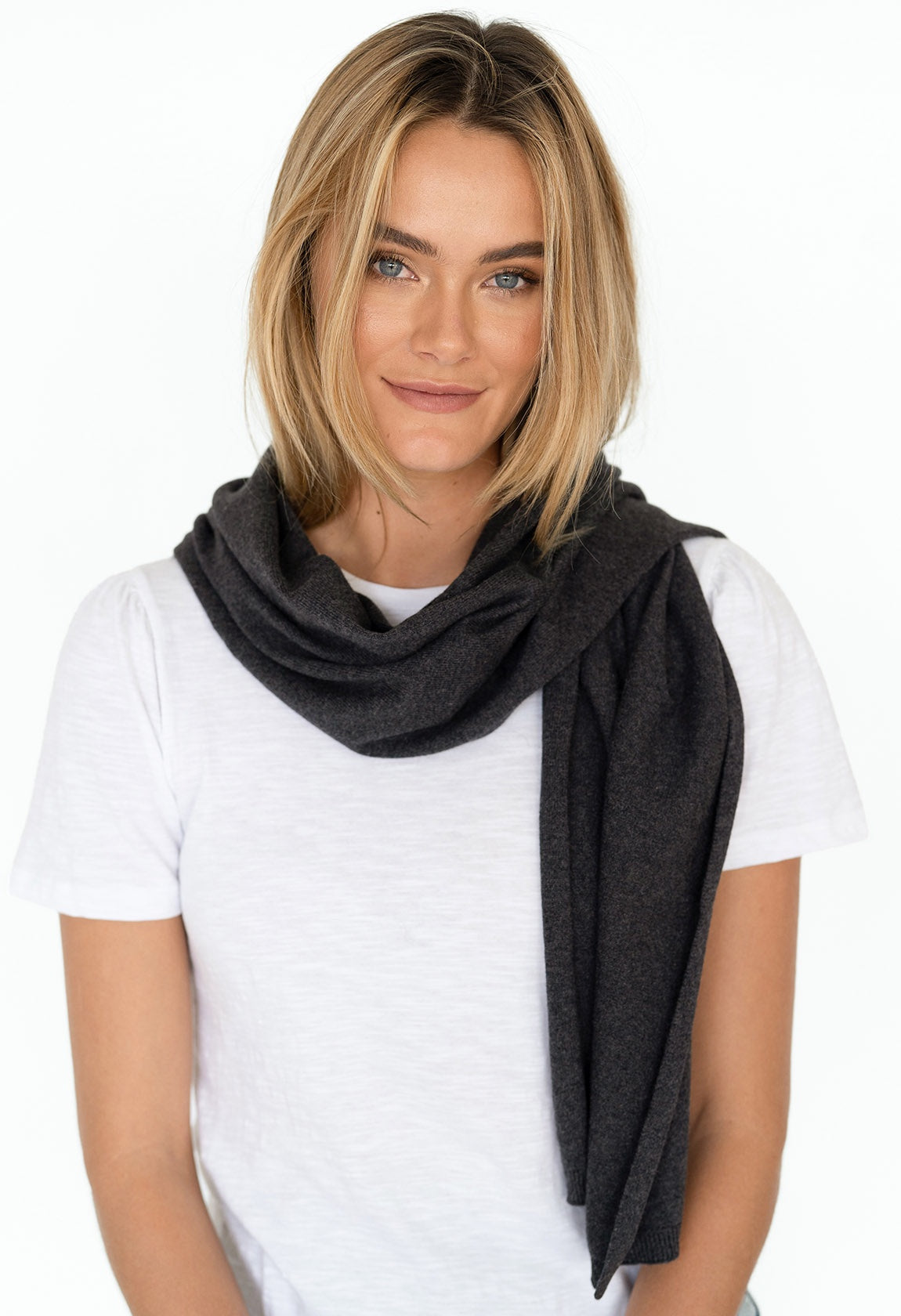 Humidity Lyon Scarf Charcoal | HSCA46